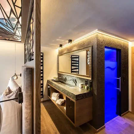 Laret Private Boutique - Adults Only Samnaun